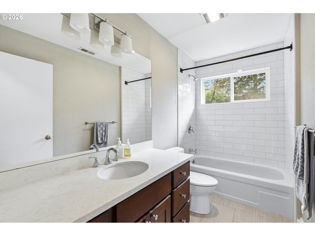 1330 Sw Hume St, Portland, OR 97219