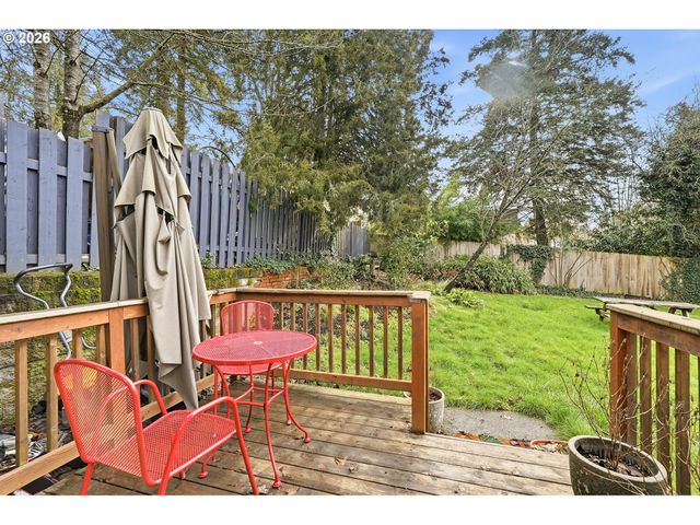 1330 Sw Hume St, Portland, OR 97219