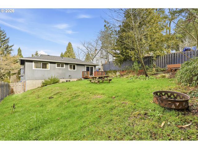 1330 Sw Hume St, Portland, OR 97219