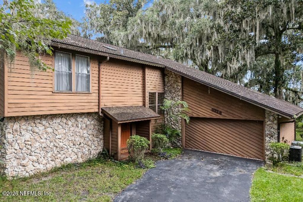 3328 STATE ROAD 13 N, St. Johns, FL 32259