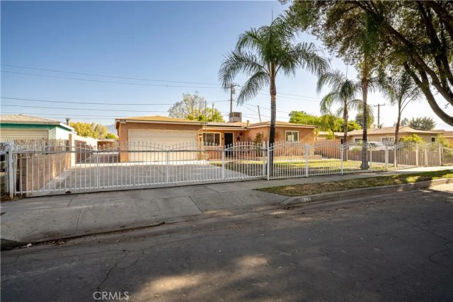 1854 Cleveland, San Bernardino, CA 92411