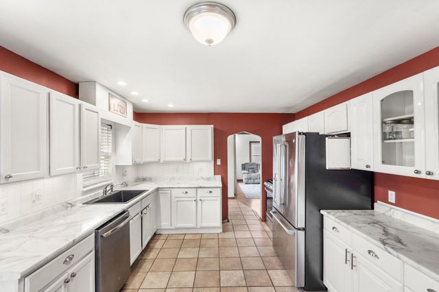 7317 Clay Street, Merrillville, IN 46410