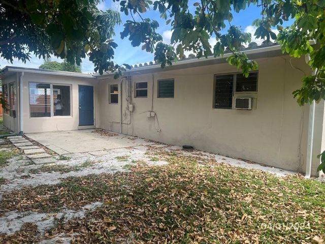 1055 Wyoming Avenue, Fort Lauderdale, FL 33312