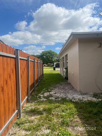 1055 Wyoming Avenue, Fort Lauderdale, FL 33312