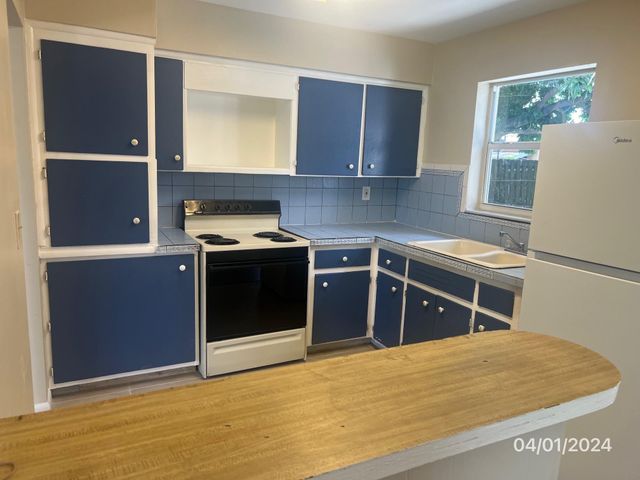 1055 Wyoming Avenue, Fort Lauderdale, FL 33312