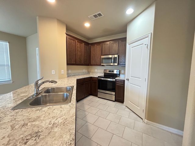 356 Emerald Creek Drive, Fort Worth, TX 76131