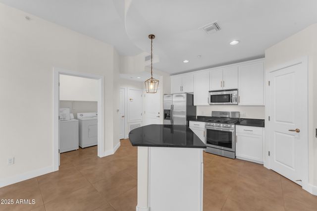 945 E PLAYA DEL NORTE Drive 5005, Tempe, AZ 85288