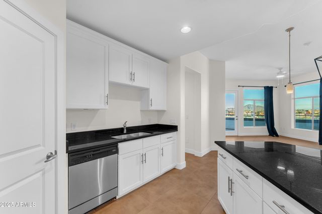 945 E PLAYA DEL NORTE Drive 5005, Tempe, AZ 85288