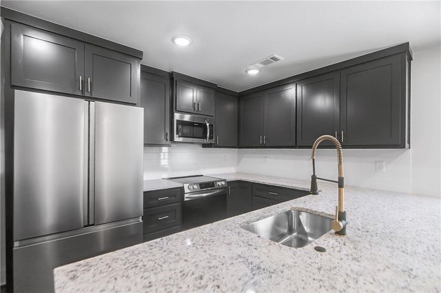 1102 Lockheed Street, Bentonville, AR 72712