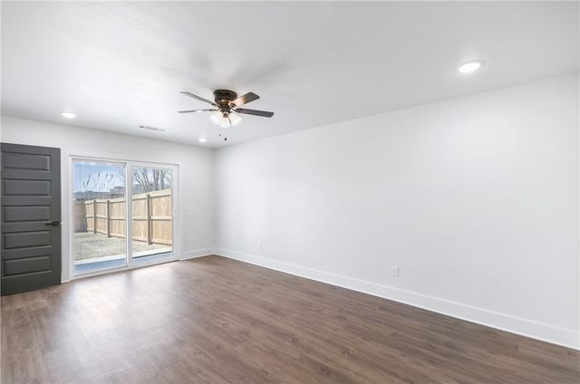 1102 Lockheed Street, Bentonville, AR 72712