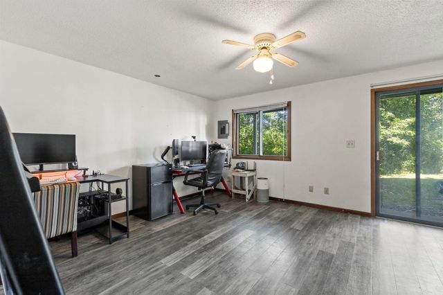 6652 Gretchen Lane N, Oakdale, MN 55128
