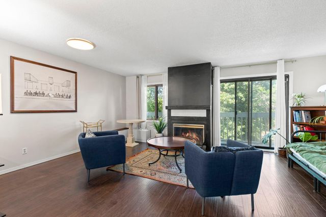 6652 Gretchen Lane N, Oakdale, MN 55128