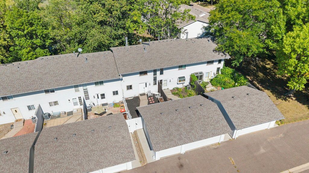 6652 Gretchen Lane N, Oakdale, MN 55128 — photo 3