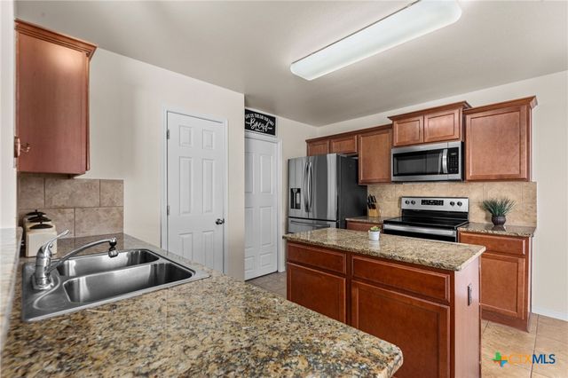 8003 Bridgepointe Drive, Temple, TX 76502