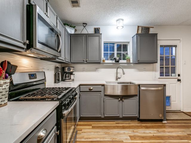 640 Blue Leaf Drive, Flower Mound, TX 75028