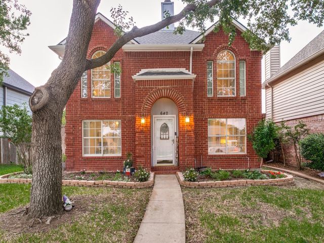 640 Blue Leaf Drive, Flower Mound, TX 75028