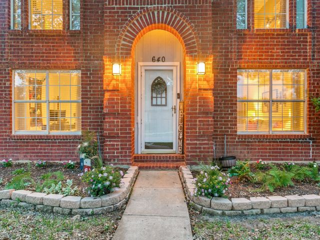 640 Blue Leaf Drive, Flower Mound, TX 75028