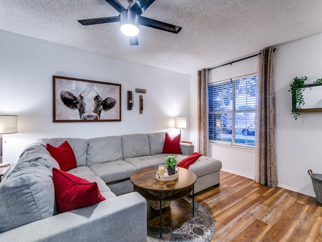 640 Blue Leaf Drive, Flower Mound, TX 75028