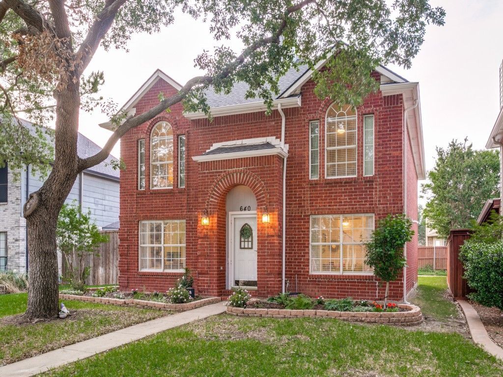 640 Blue Leaf Drive, Flower Mound, TX 75028