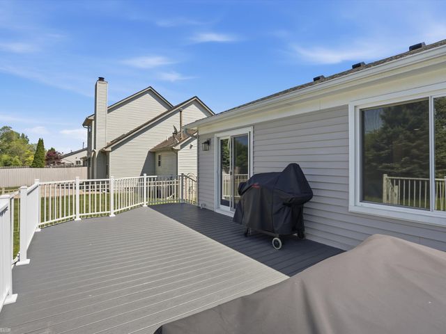 27555 Cedar Glen Drive, Chesterfield, MI 48051