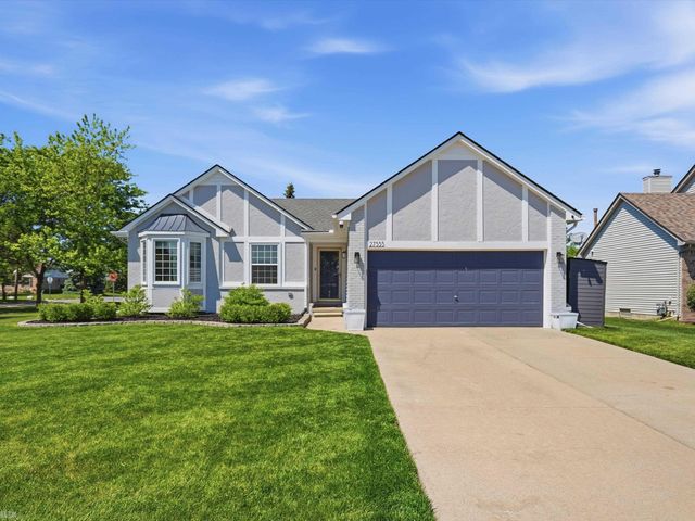 27555 Cedar Glen Drive, Chesterfield, MI 48051