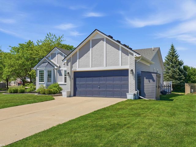 27555 Cedar Glen Drive, Chesterfield, MI 48051