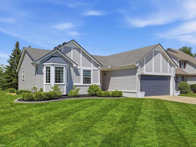 27555 Cedar Glen Drive, Chesterfield, MI 48051