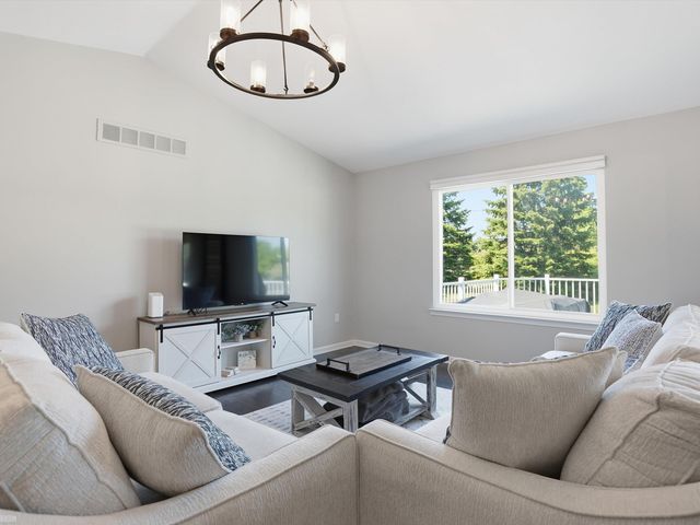 27555 Cedar Glen Drive, Chesterfield, MI 48051