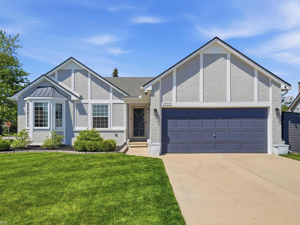 27555 Cedar Glen Drive, Chesterfield, MI 48051