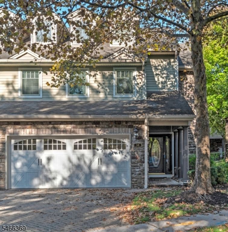 38 Eggers Ct, Summit City, NJ 07901 — photo 2
