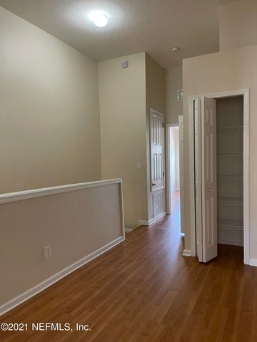 3275 CLIMBING IVY Trail, Jacksonville, FL 32216