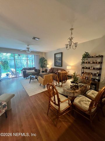 3275 CLIMBING IVY Trail, Jacksonville, FL 32216
