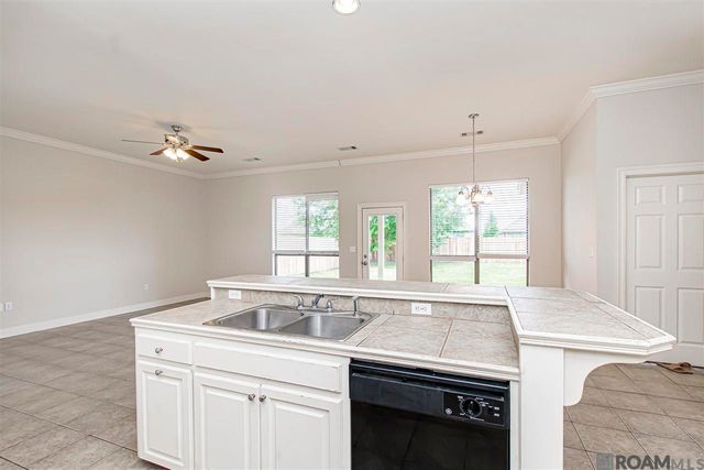 9015 Westlake Ave, Baton Rouge, LA 70810