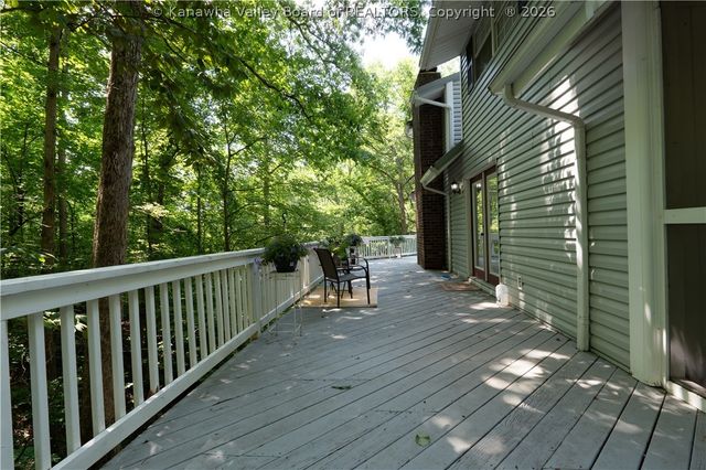 50 Mountaineer Heights Drive, Elkview, WV 25071