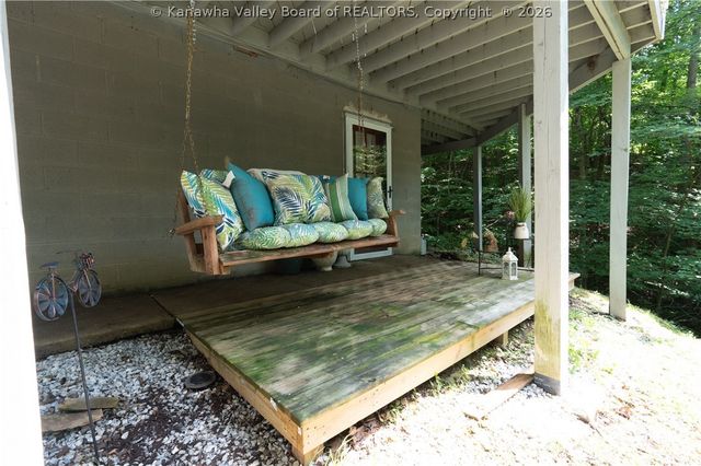 50 Mountaineer Heights Drive, Elkview, WV 25071
