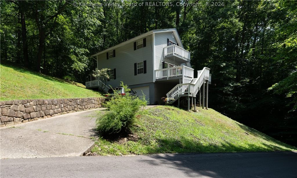 50 Mountaineer Heights Drive, Elkview, WV 25071