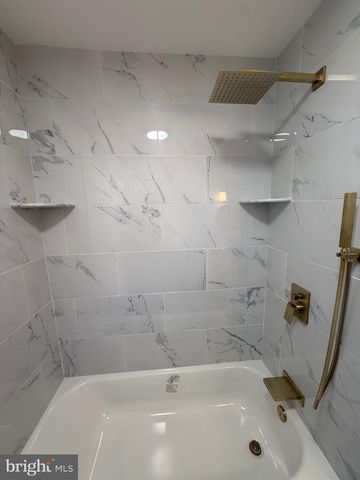 7 W COOKE AVE, Glenolden, PA 19036
