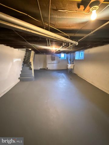 7 W COOKE AVE, Glenolden, PA 19036