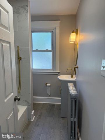 7 W COOKE AVE, Glenolden, PA 19036