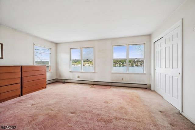 45 W Bertrand Rd, Mount Arlington Boro, NJ 07856