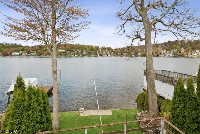 45 W Bertrand Rd, Mount Arlington Boro, NJ 07856