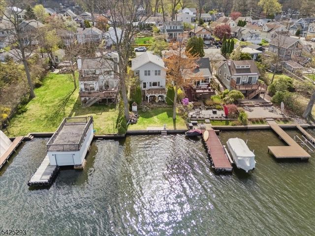 45 W Bertrand Rd, Mount Arlington Boro, NJ 07856