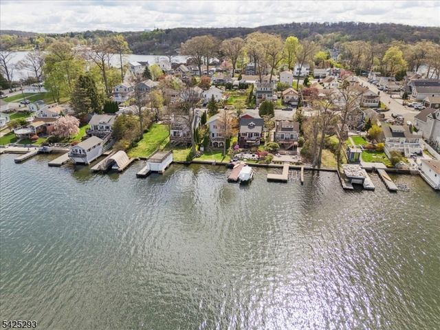 45 W Bertrand Rd, Mount Arlington Boro, NJ 07856