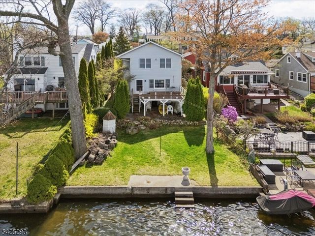 45 W Bertrand Rd, Mount Arlington Boro, NJ 07856