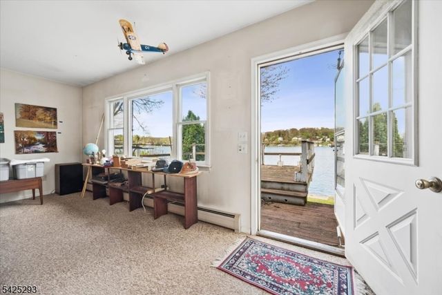 45 W Bertrand Rd, Mount Arlington Boro, NJ 07856