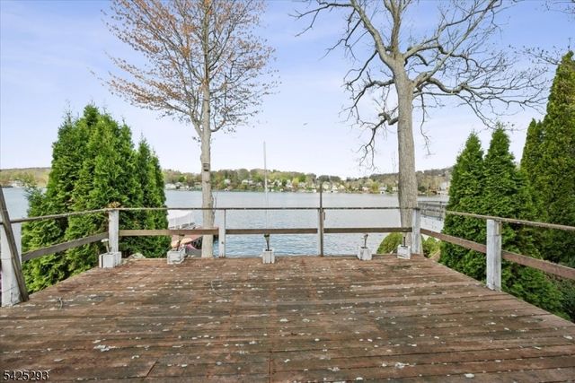 45 W Bertrand Rd, Mount Arlington Boro, NJ 07856