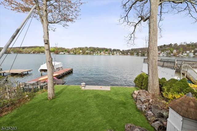 45 W Bertrand Rd, Mount Arlington Boro, NJ 07856