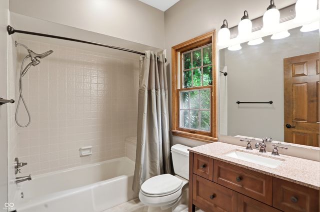 8820 Mud Creek Road, Indianapolis, IN 46256