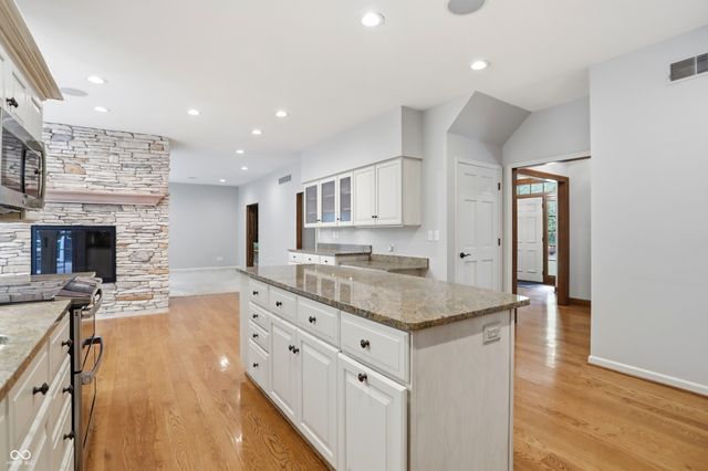 8820 Mud Creek Road, Indianapolis, IN 46256