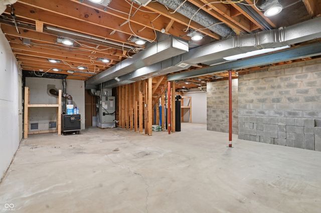 8820 Mud Creek Road, Indianapolis, IN 46256